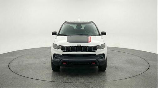 Bright White Clearcoat 2025 Jeep Compass Trailhawk