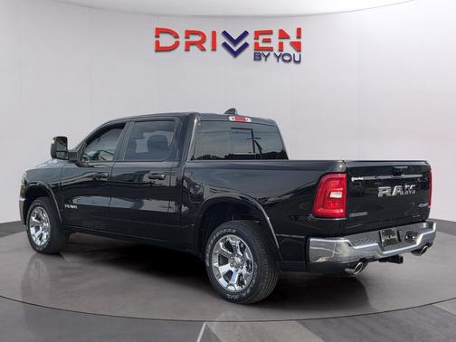 Diamond Black Crystal Pearlcoat 2026 RAM 1500 Big Horn/Lone Star