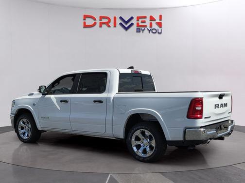 Bright White Clearcoat 2026 RAM 1500 Big Horn/Lone Star