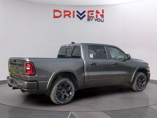 Granite Crystal Metallic Clearcoat 2026 RAM 1500 Big Horn/Lone Star