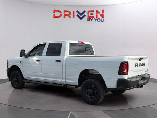2025 RAM 2500 Tradesman Crew Cab 4x4 6'4' Box