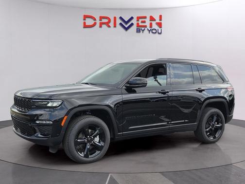 Diamond Black Crystal Pearlcoat 2025 Jeep Grand Cherokee Limited