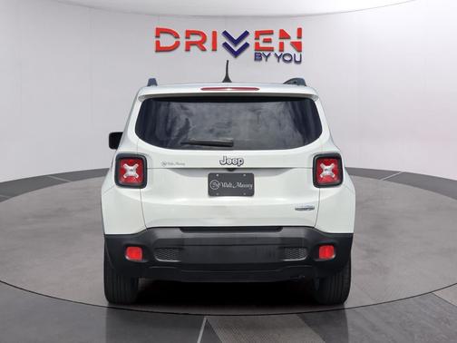 Alpine White 2017 Jeep Renegade Latitude