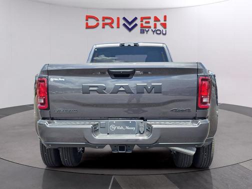 Granite Crystal Metallic Clearcoat 2026 RAM 3500 Big Horn Crew Cab 4x4 8' Box