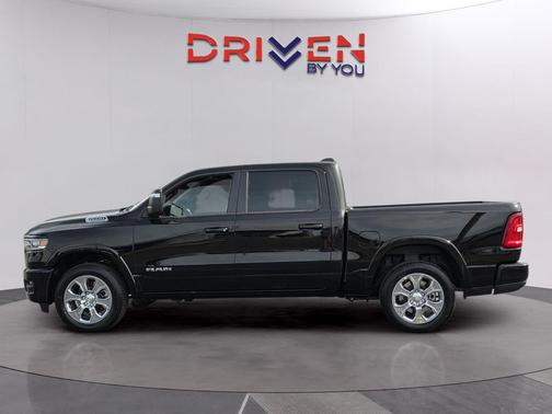 Diamond Black Crystal Pearlcoat 2026 RAM 1500 Big Horn/Lone Star