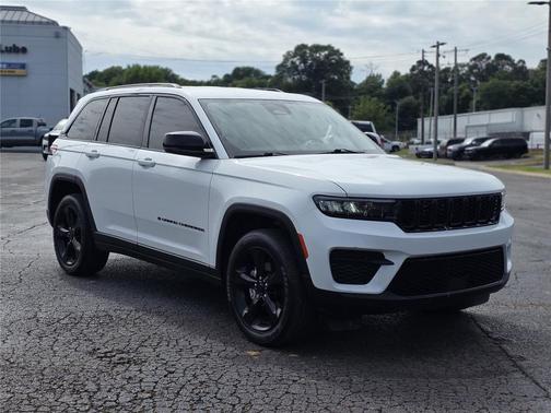 Bright White Clearcoat 2023 Jeep Grand Cherokee Altitude