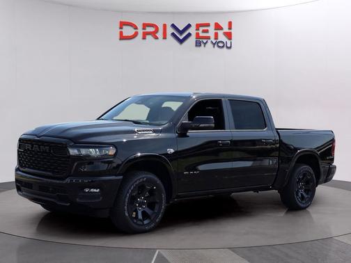 Diamond Black Crystal Pearlcoat 2026 RAM 1500 Big Horn/Lone Star