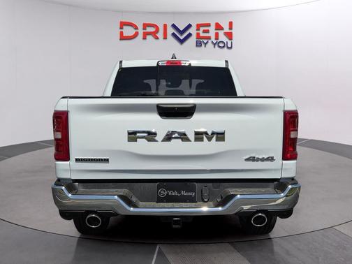 Bright White Clearcoat 2026 RAM 1500 Big Horn/Lone Star