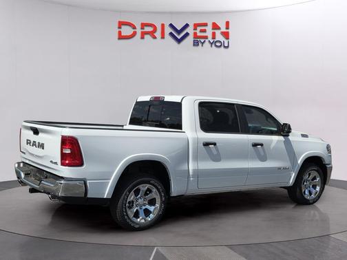 Bright White Clearcoat 2026 RAM 1500 Big Horn/Lone Star