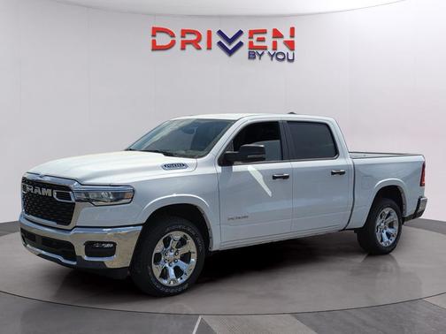 Bright White Clearcoat 2026 RAM 1500 Big Horn/Lone Star