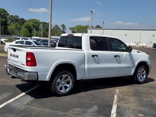 Bright White Clearcoat 2026 RAM 1500 Big Horn/Lone Star