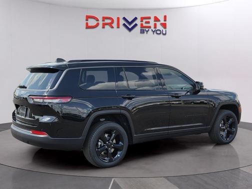 Diamond Black Crystal Pearlcoat 2026 Jeep Grand Cherokee L Limited