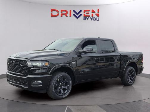 Diamond Black Crystal Pearlcoat 2026 RAM 1500 Big Horn/Lone Star
