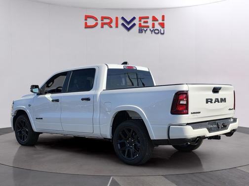 Ivory White Tri-Coat Pearlcoat 2026 RAM 1500 Laramie