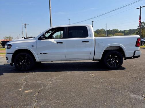 Ivory White Tri-Coat Pearlcoat 2026 RAM 1500 Laramie