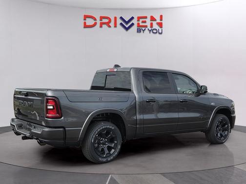 Granite Crystal Metallic Clearcoat 2026 RAM 1500 Big Horn/Lone Star