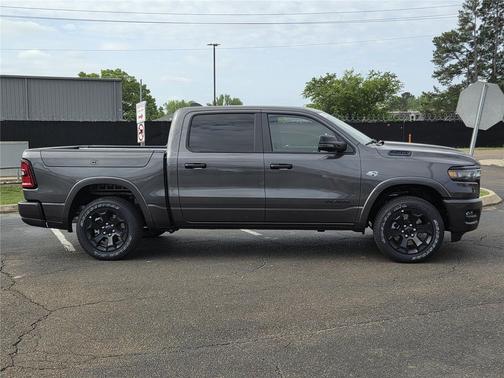 Granite Crystal Metallic Clearcoat 2026 RAM 1500 Big Horn/Lone Star