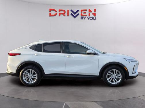Summit White 2025 Buick Envista Preferred FWD
