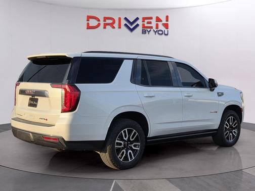 White Frost Tricoat 2024 GMC Yukon 4WD AT4