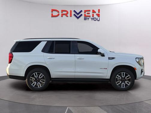 White Frost Tricoat 2024 GMC Yukon 4WD AT4