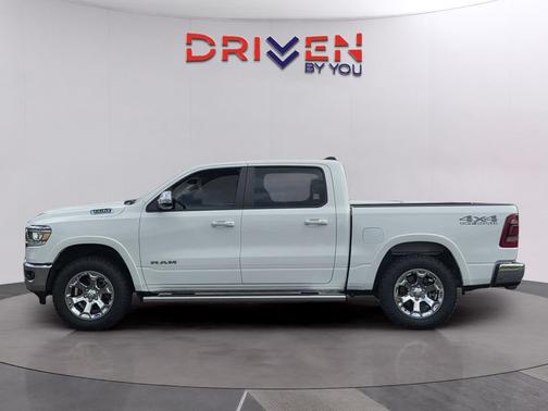 Bright White Clearcoat 2022 RAM 1500 Laramie