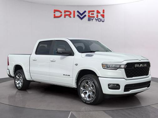 Bright White Clearcoat 2026 RAM 1500 Big Horn/Lone Star