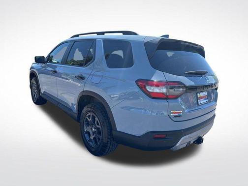 Sonic Gray Pearl 2025 Honda Pilot TrailSport