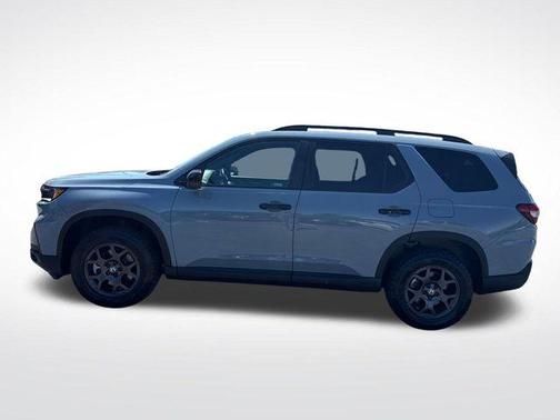 Sonic Gray Pearl 2025 Honda Pilot TrailSport