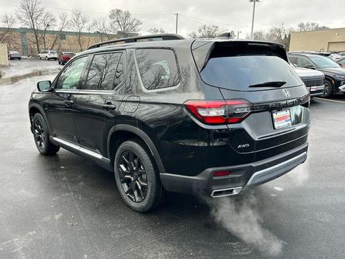2025 Honda Pilot Touring 8-Passenger