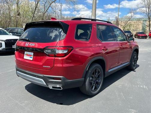 2025 Honda Pilot Touring 8-Passenger