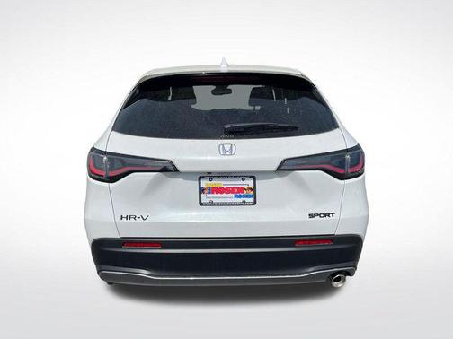 Platinum White Pearl 2027 Honda HR-V Sport