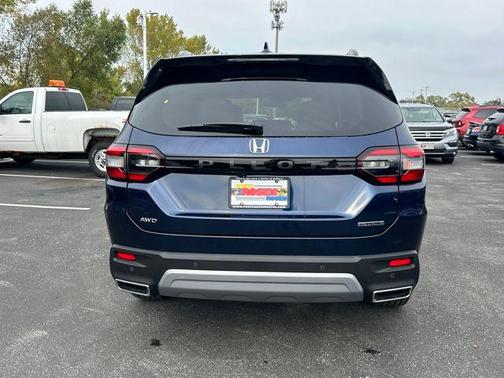 2025 Honda Pilot Touring 8-Passenger