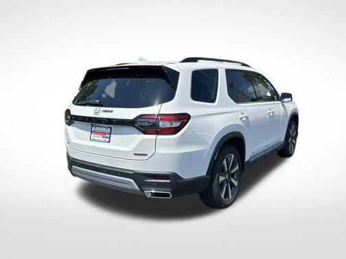 2025 Honda Pilot Touring 8-Passenger