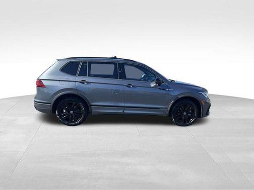 2022 Volkswagen Tiguan 2.0T SE R-Line Black 4MOTION