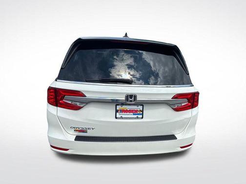 White 2018 Honda Odyssey EX-L