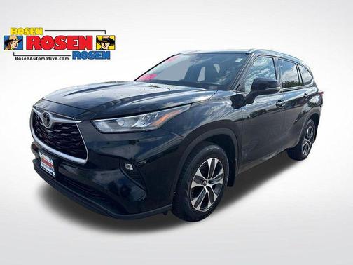 Midnight Black Metallic 2020 Toyota Highlander XLE