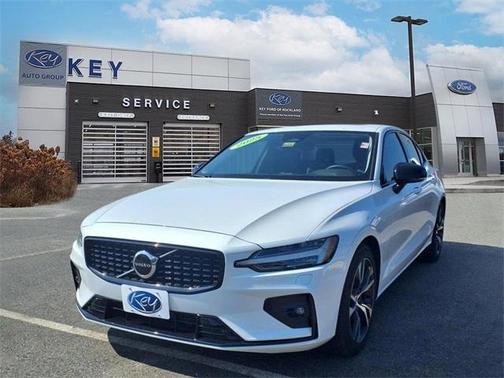 2025 Volvo S60 B5 Core