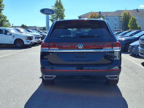 Deep Black Pearl Effect 2025 Volkswagen Atlas 2.0T SE
