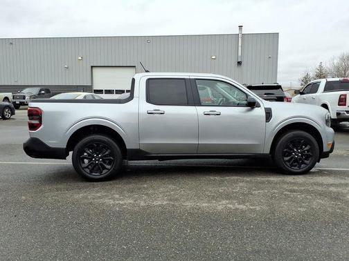 Iconic Silver Metallic 2024 Ford Maverick Lariat
