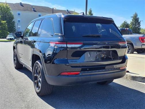 2024 Jeep Grand Cherokee Laredo