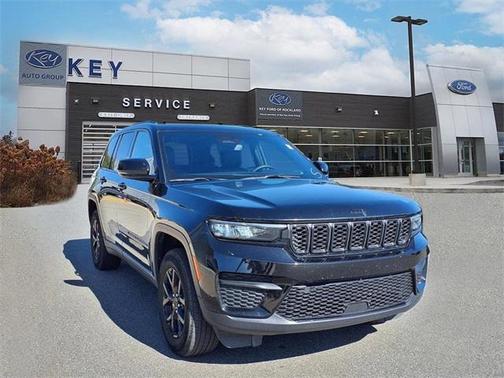 2024 Jeep Grand Cherokee Laredo