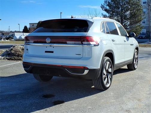 2025 Volkswagen Atlas Cross Sport 2.0T SE w/Technology