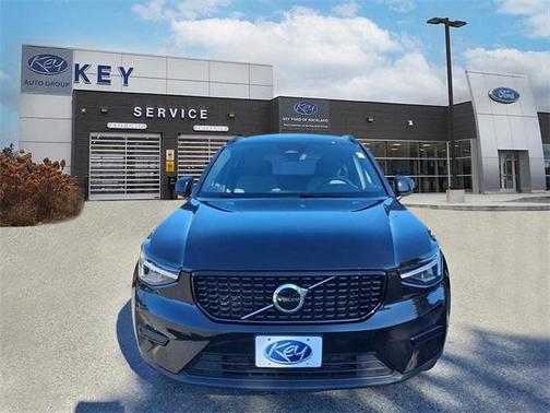 2024 Volvo XC40 B5 Core