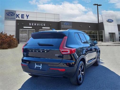 2024 Volvo XC40 B5 Core