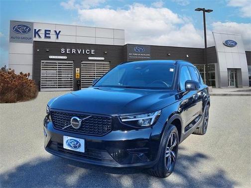 2024 Volvo XC40 B5 Core