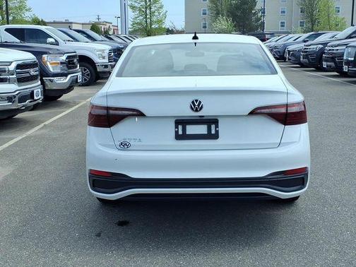 Pure White 2024 Volkswagen Jetta 1.5T S