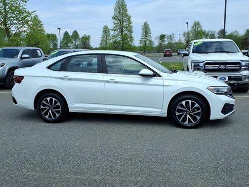 Pure White 2024 Volkswagen Jetta 1.5T S
