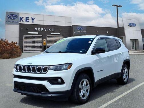 Bright White Clearcoat 2024 Jeep Compass Latitude