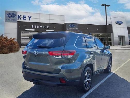 2017 Toyota Highlander LE