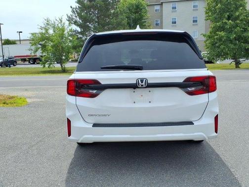 Silver 2025 Honda Odyssey EX-L